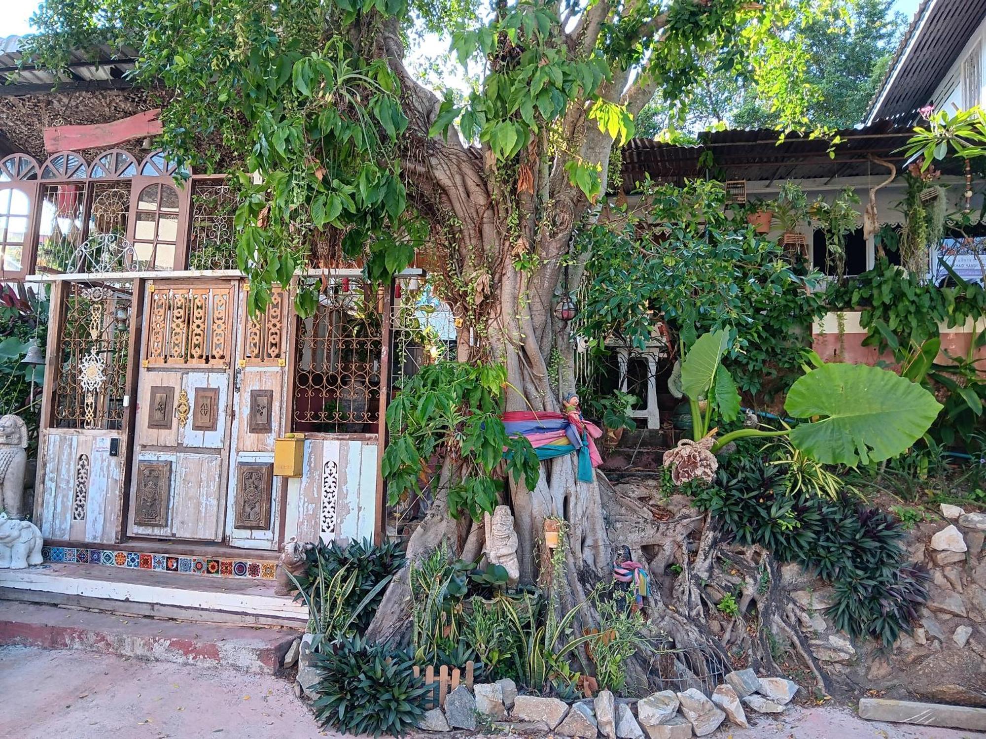 Baan Sikhao Yanui Hotell Rawai Exteriör bild